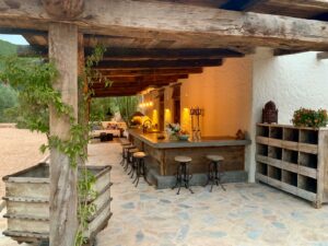 Presentatie pergola ibiza van oude eiken balken