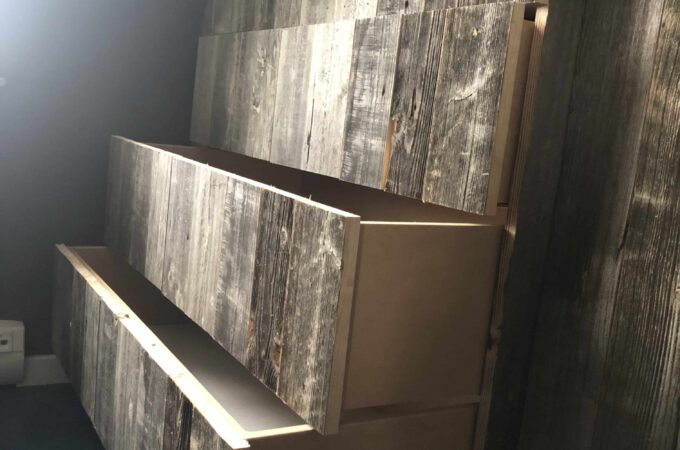 Presentation gray dresser barnwood spruce with 3 drawers