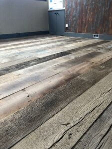 Presentation oak floor outside brushed laid with straight parts